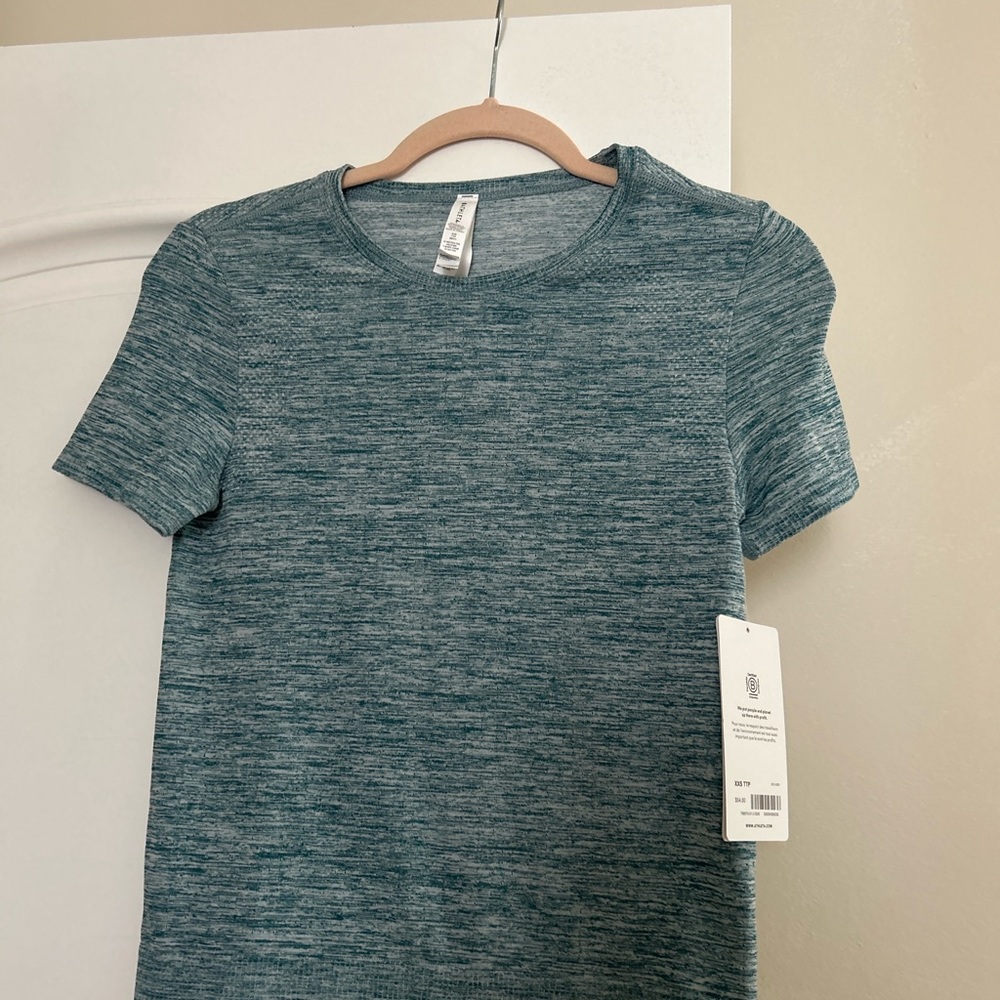 New Athleta top sz XXS